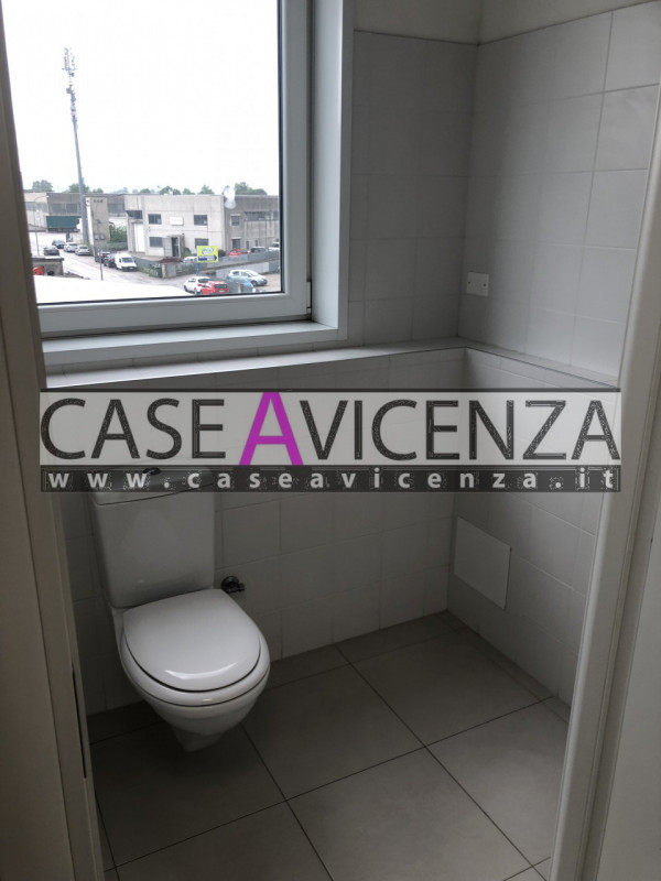 Immagine 21 di Ufficio in affitto  in via de gasperi a Grisignano Di Zocco