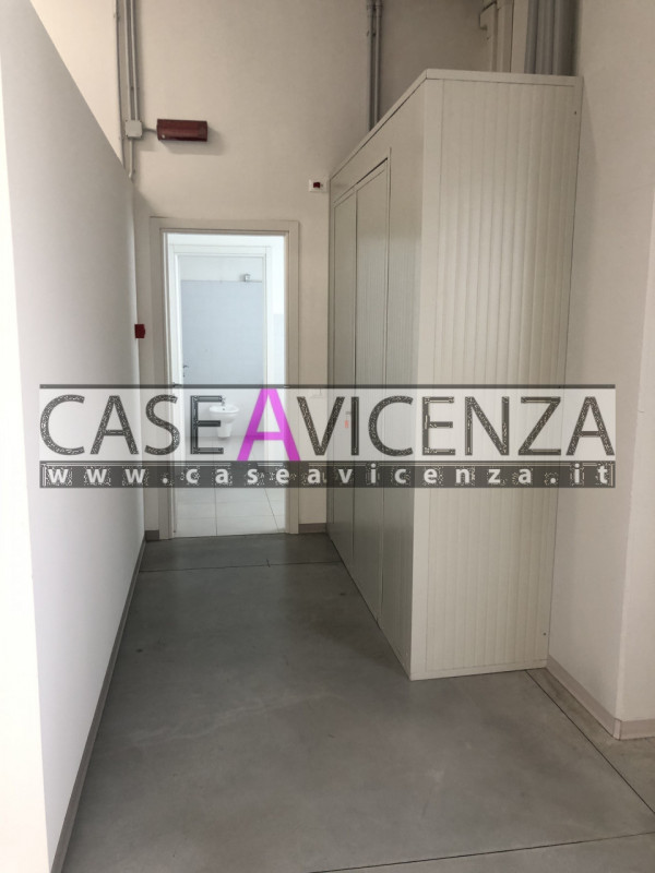 Immagine 22 di Ufficio in affitto  in via de gasperi a Grisignano Di Zocco
