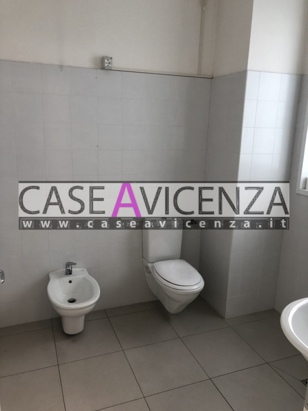 Immagine 24 di Ufficio in affitto  in via de gasperi a Grisignano Di Zocco