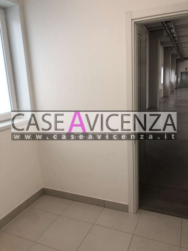 Immagine 26 di Ufficio in affitto  in via de gasperi a Grisignano Di Zocco