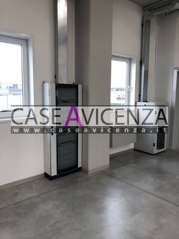Immagine 29 di Ufficio in affitto  in via de gasperi a Grisignano Di Zocco