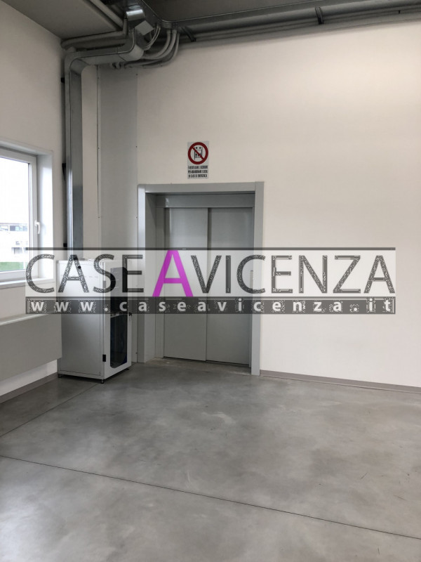 Immagine 30 di Ufficio in affitto  in via de gasperi a Grisignano Di Zocco