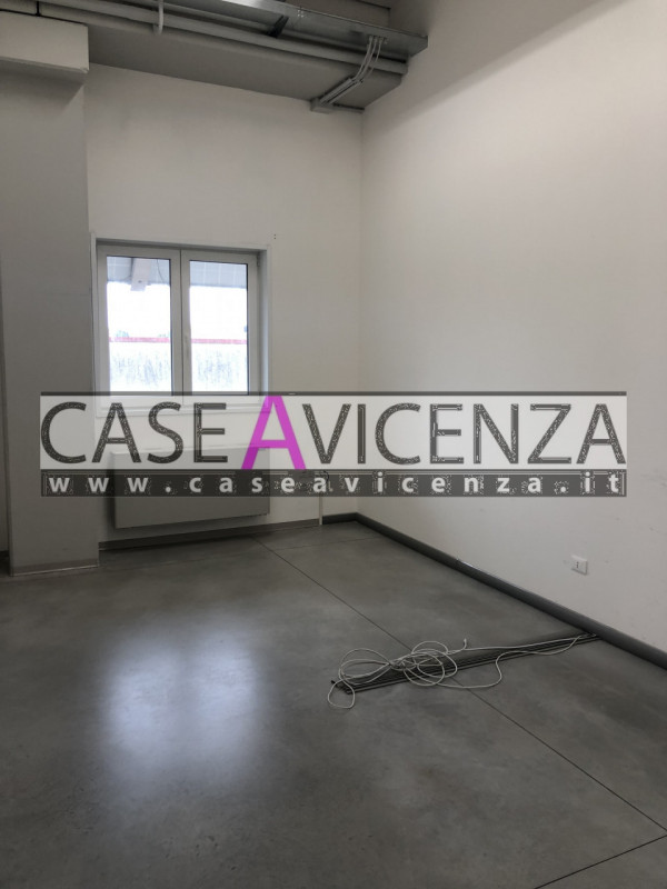 Immagine 32 di Ufficio in affitto  in via de gasperi a Grisignano Di Zocco