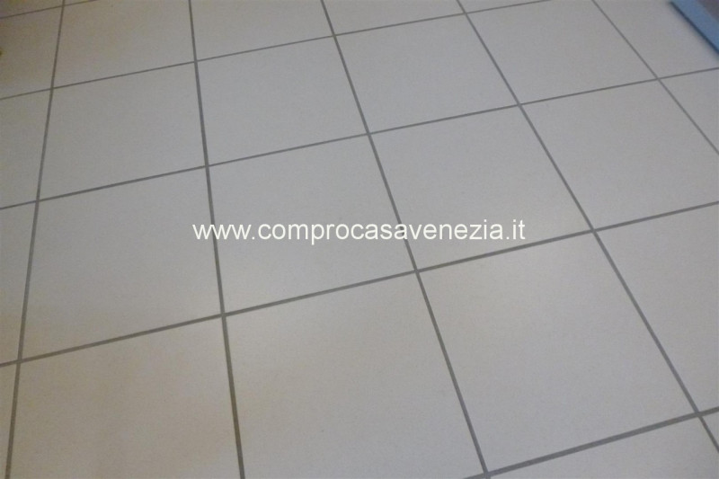 Immagine 3 di Negozio in vendita  in via castellana a Venezia