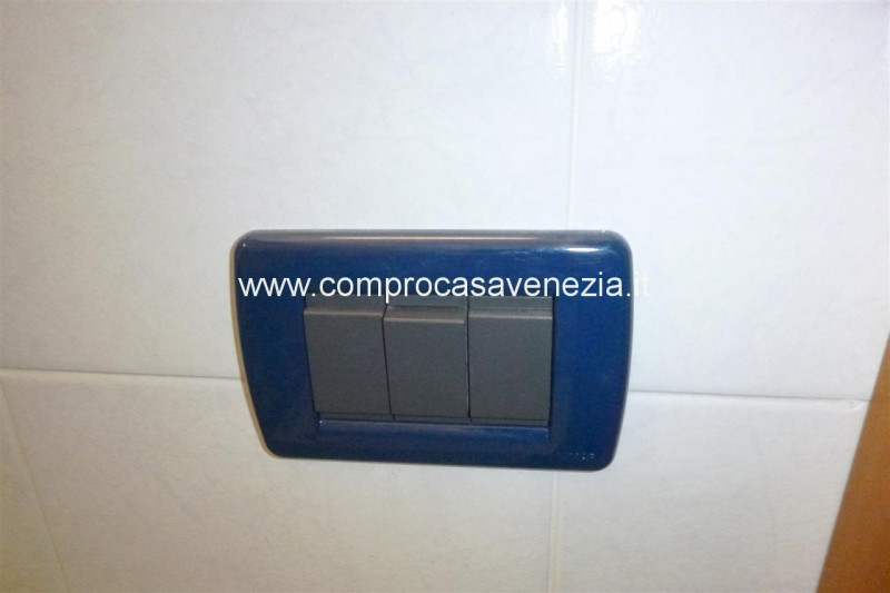 Immagine 6 di Negozio in vendita  in via castellana a Venezia