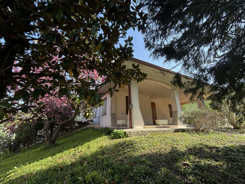 Immagine 7 di Villetta a schiera in vendita  in Via Kennedy, 12 a Torrile