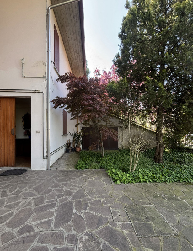 Immagine 33 di Villetta a schiera in vendita  in Via Kennedy, 12 a Torrile