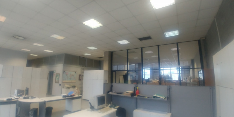 Immagine 4 di Ufficio in vendita  in VIA MUZIO ATTENDOLO SFORZA a Milano