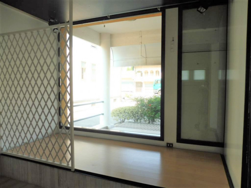 Immagine 6 di Negozio in vendita  a Rovolon