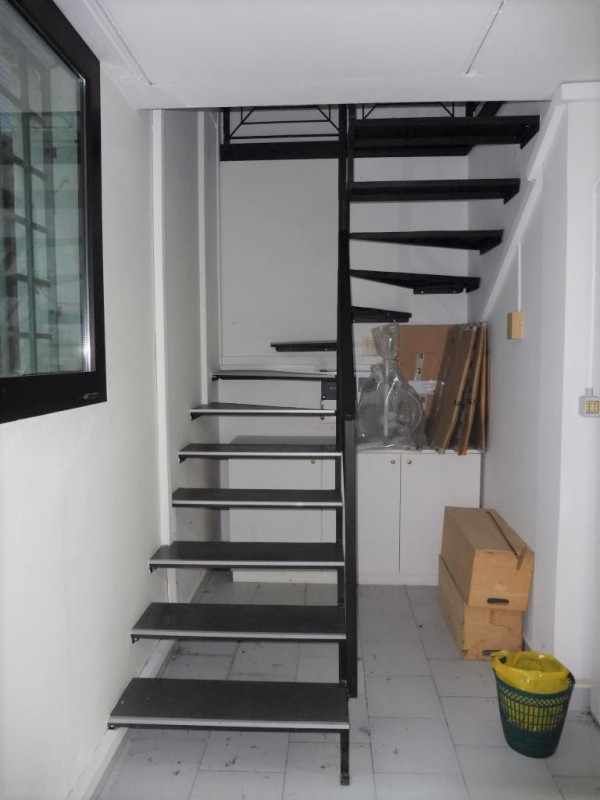 Immagine 11 di Negozio in vendita  a Rovolon