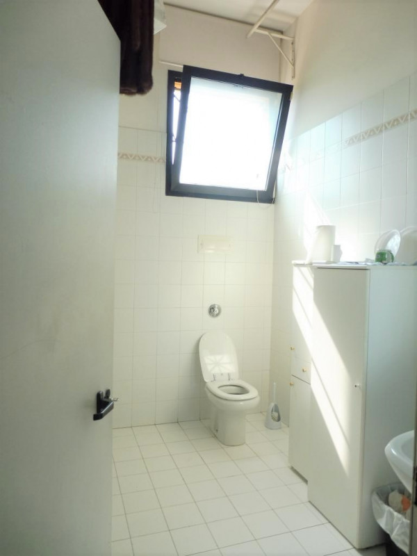 Immagine 14 di Negozio in vendita  a Rovolon