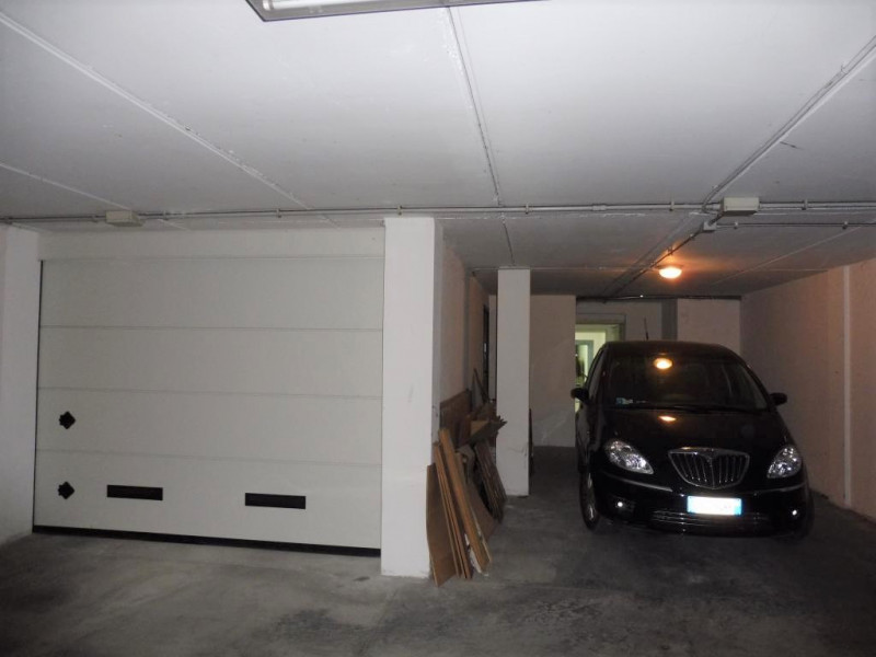 Immagine 16 di Negozio in vendita  a Rovolon