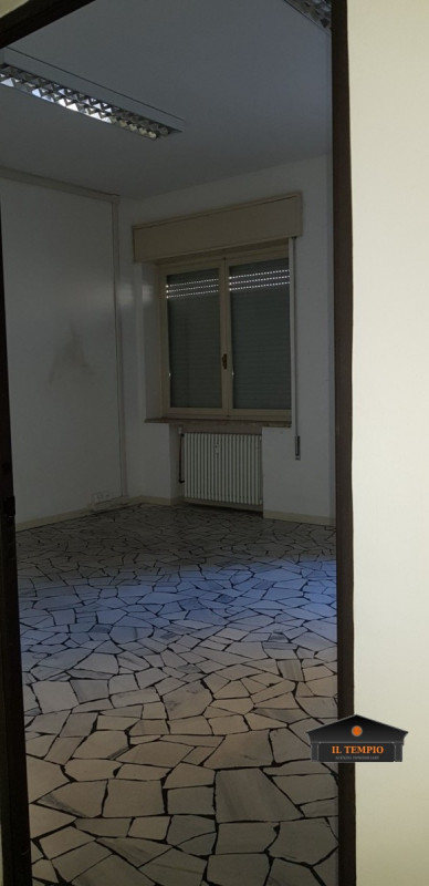 Immagine 19 di Ufficio in affitto  in viale milano a Vicenza