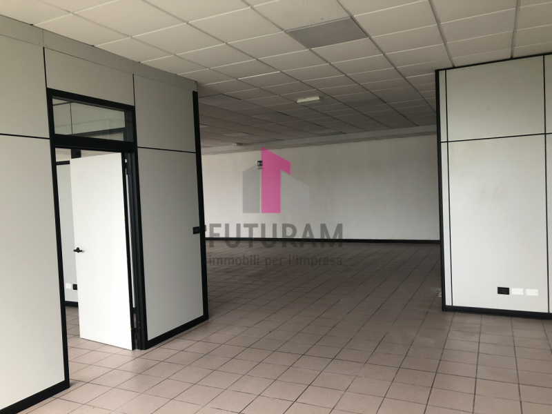 Immagine 9 di Capannone industriale in affitto  in Via Maestri del Lavoro a Piazzola Sul Brenta