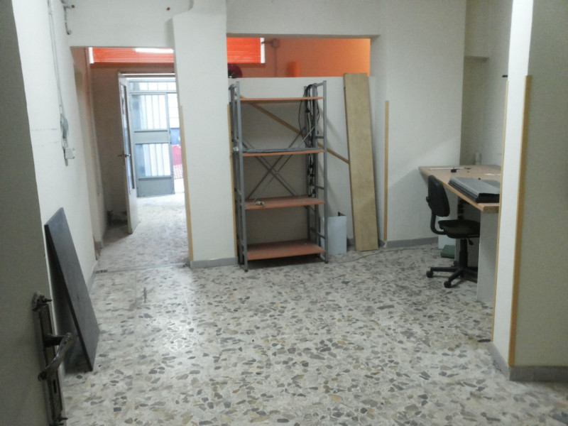 Immagine 3 di Negozio in affitto  in Vico Nocelle 45 a Napoli