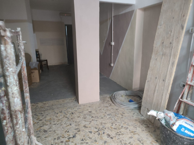 Immagine 9 di Negozio in affitto  in Vico Nocelle 45 a Napoli