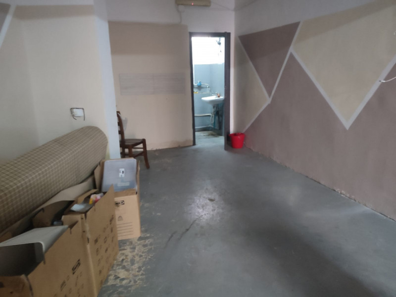 Immagine 31 di Negozio in affitto  in Vico Nocelle 45 a Napoli