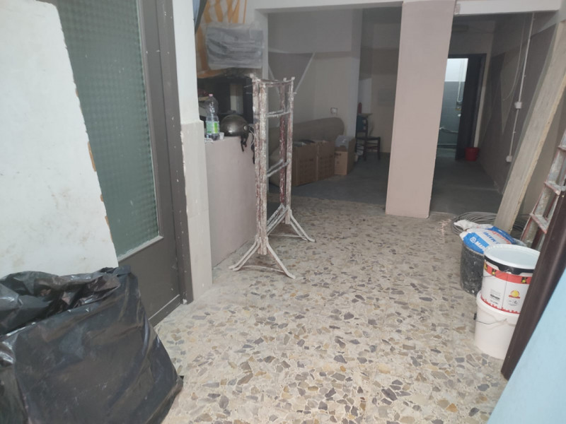 Immagine 32 di Negozio in affitto  in Vico Nocelle 45 a Napoli