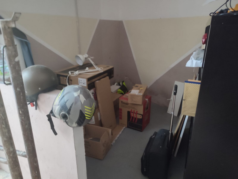 Immagine 35 di Negozio in affitto  in Vico Nocelle 45 a Napoli