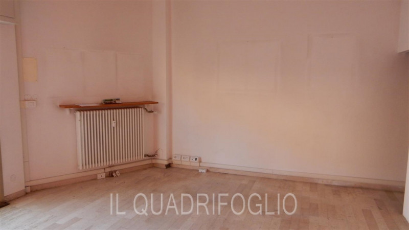 Immagine 3 di Negozio in vendita  a Cesena