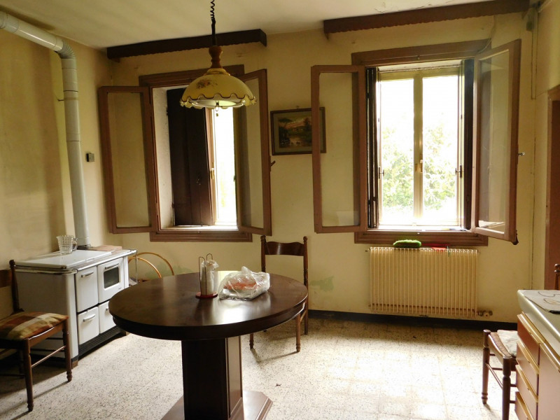 Immagine 8 di Rustico / casale in vendita  in via della stazione a Castegnero