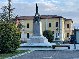 Immagine 11 di Attività commerciale in vendita  in Via Boschi a Resana