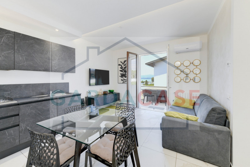 Immagine 9 di Appartamento in vendita  in Via Salvo D'Acquisto a Sirmione