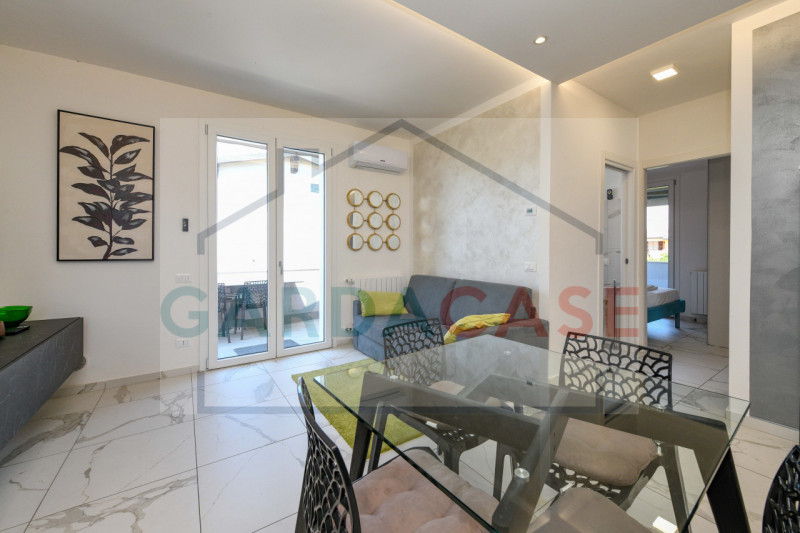 Immagine 10 di Appartamento in vendita  in Via Salvo D'Acquisto a Sirmione