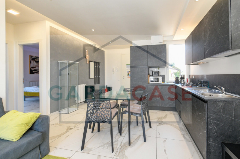 Immagine 11 di Appartamento in vendita  in Via Salvo D'Acquisto a Sirmione