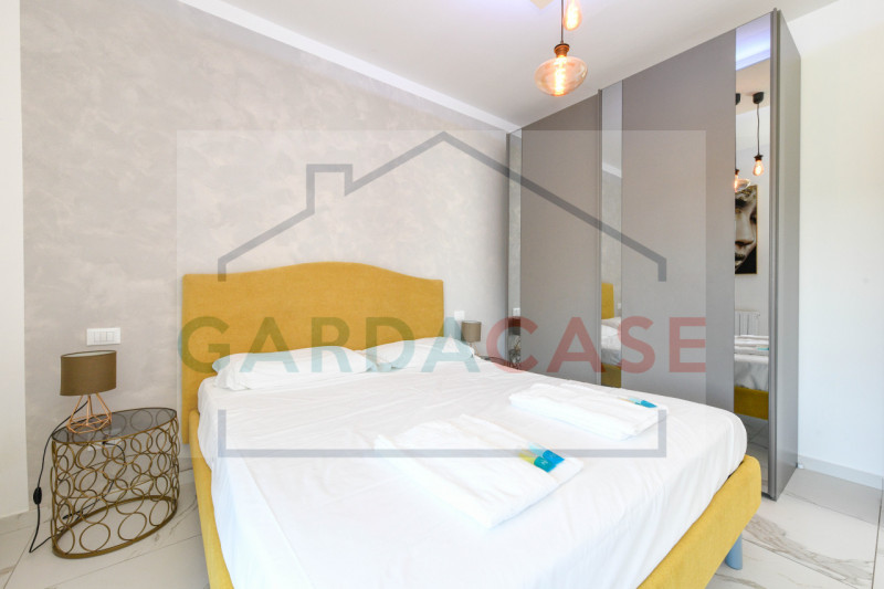 Immagine 24 di Appartamento in vendita  in Via Salvo D'Acquisto a Sirmione