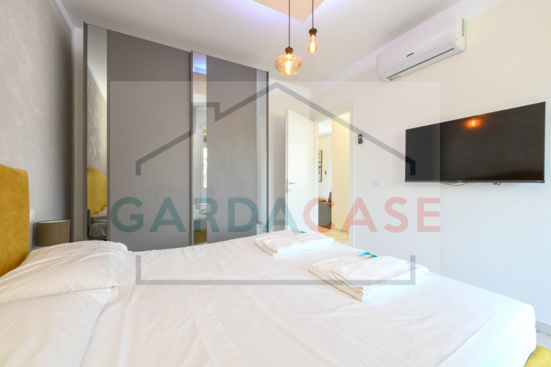 Immagine 25 di Appartamento in vendita  in Via Salvo D'Acquisto a Sirmione