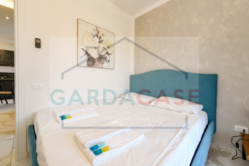 Immagine 30 di Appartamento in vendita  in Via Salvo D'Acquisto a Sirmione