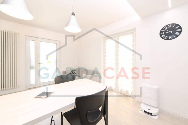 Immagine 6 di Appartamento in vendita  in Via Lazzarini a Sirmione