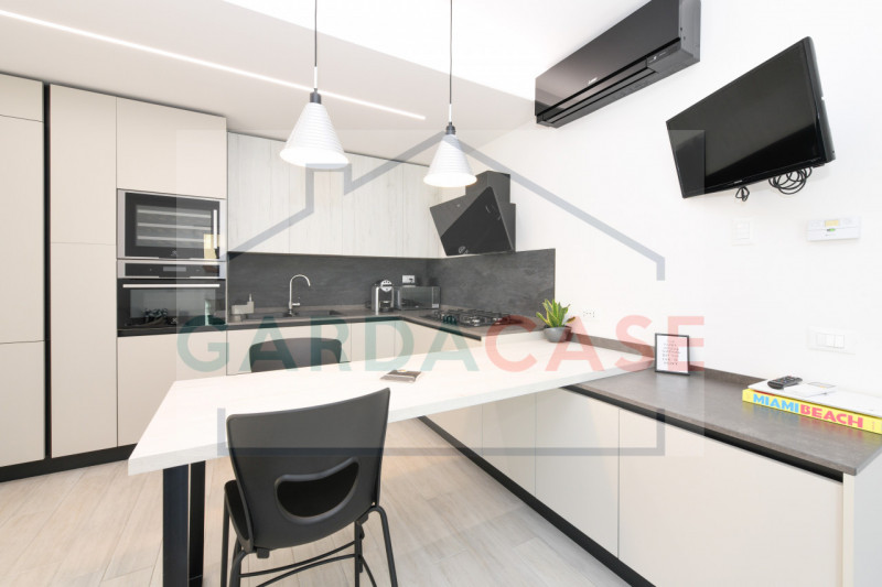 Immagine 7 di Appartamento in vendita  in Via Lazzarini a Sirmione