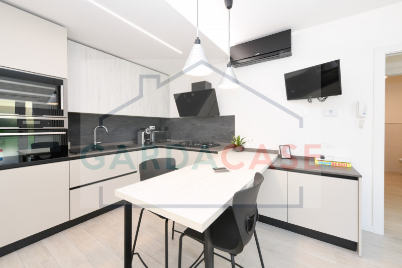 Immagine 8 di Appartamento in vendita  in Via Lazzarini a Sirmione