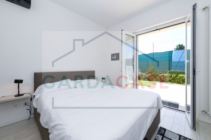 Immagine 18 di Appartamento in vendita  in Via Lazzarini a Sirmione