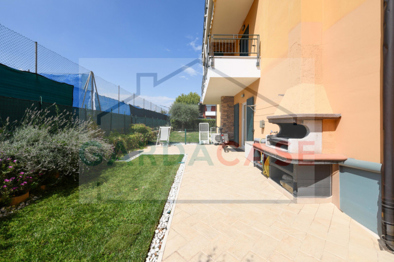 Immagine 19 di Appartamento in vendita  in Via Lazzarini a Sirmione