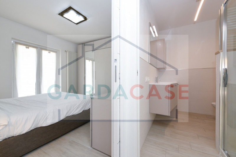 Immagine 21 di Appartamento in vendita  in Via Lazzarini a Sirmione