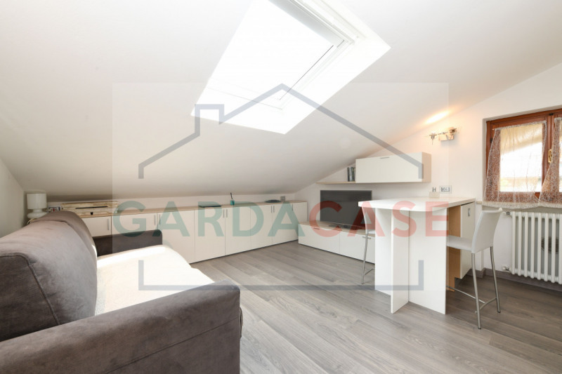 Immagine 4 di Appartamento in vendita  in Viale Giuseppe Verdi a Sirmione