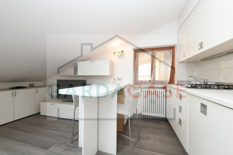 Immagine 6 di Appartamento in vendita  in Viale Giuseppe Verdi a Sirmione