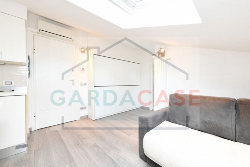 Immagine 9 di Appartamento in vendita  in Viale Giuseppe Verdi a Sirmione