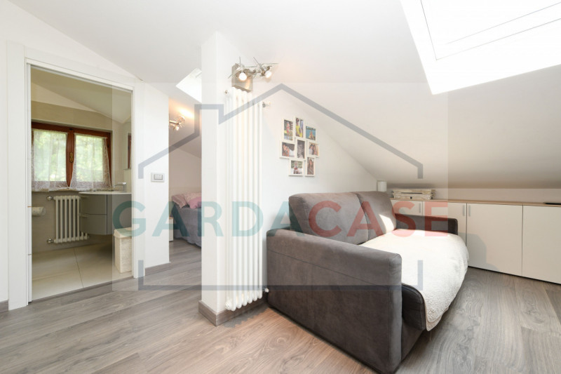 Immagine 10 di Appartamento in vendita  in Viale Giuseppe Verdi a Sirmione