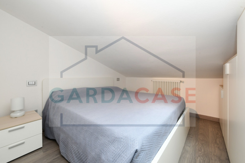 Immagine 11 di Appartamento in vendita  in Viale Giuseppe Verdi a Sirmione