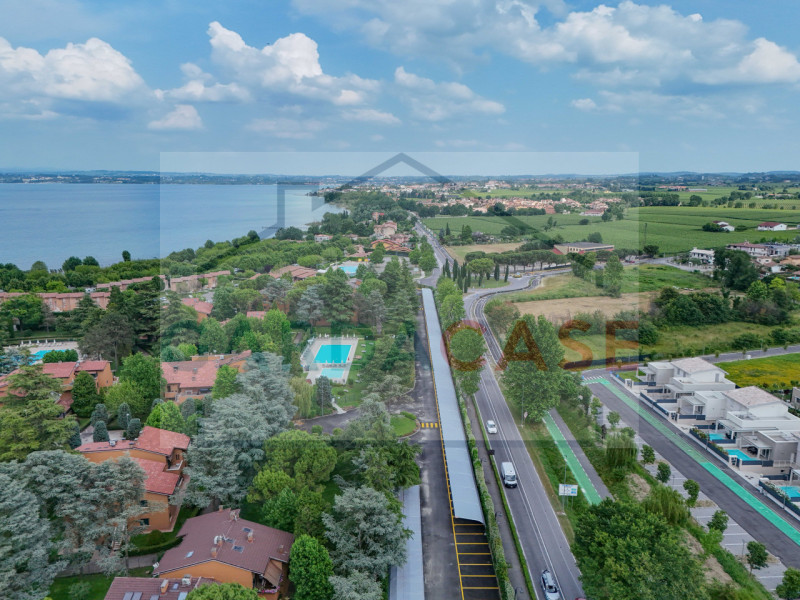 Immagine 18 di Appartamento in vendita  in Viale Giuseppe Verdi a Sirmione