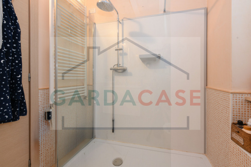 Immagine 25 di Casa bifamiliare in vendita  in Via Beato Z. Agostini a Sirmione