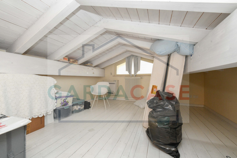 Immagine 30 di Casa bifamiliare in vendita  in Via Beato Z. Agostini a Sirmione