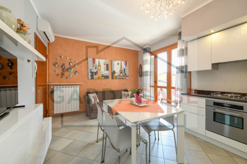 Immagine 8 di Appartamento in vendita  in Via Leonardo da Vinci a Sirmione