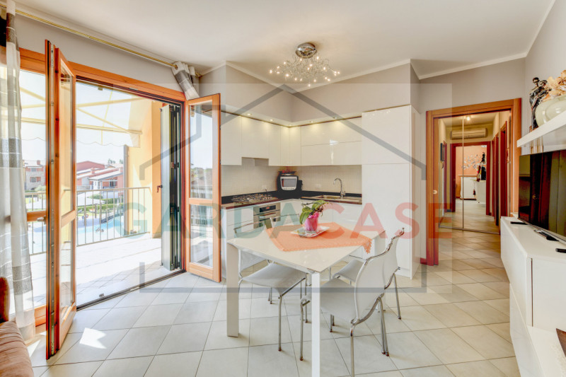 Immagine 9 di Appartamento in vendita  in Via Leonardo da Vinci a Sirmione