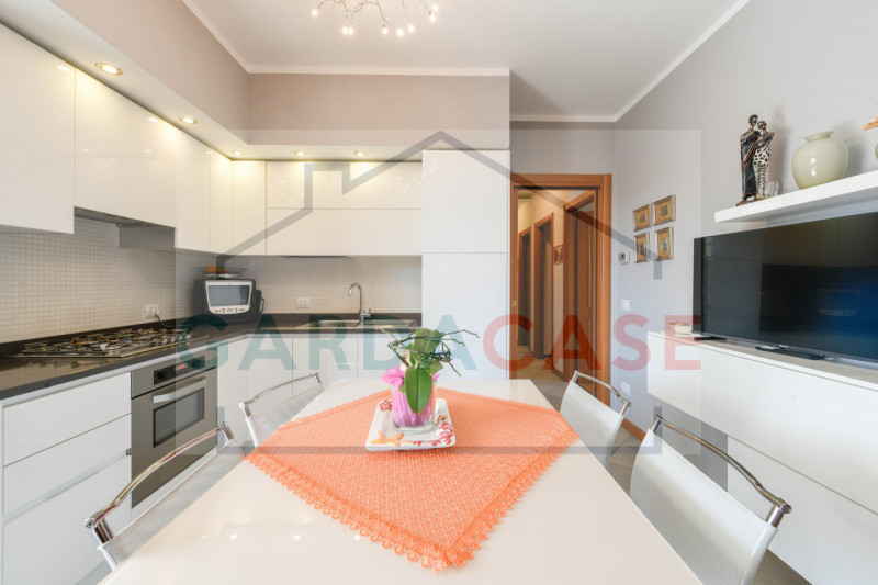 Immagine 14 di Appartamento in vendita  in Via Leonardo da Vinci a Sirmione