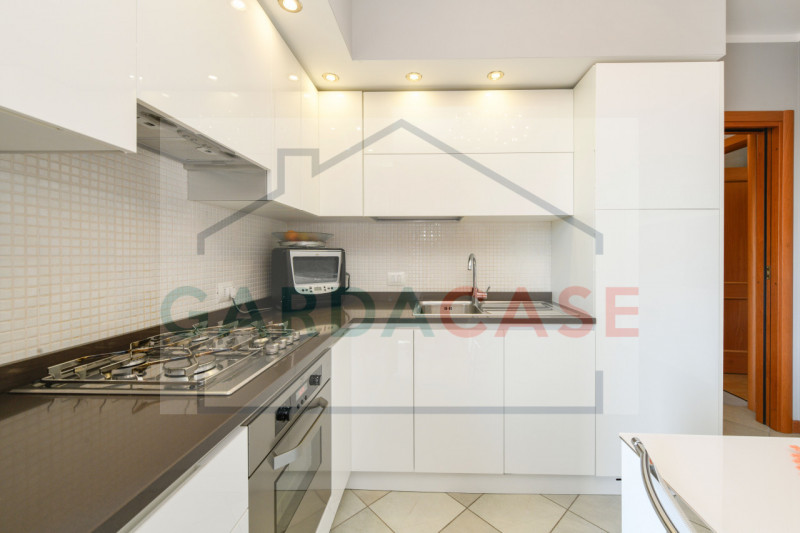 Immagine 15 di Appartamento in vendita  in Via Leonardo da Vinci a Sirmione